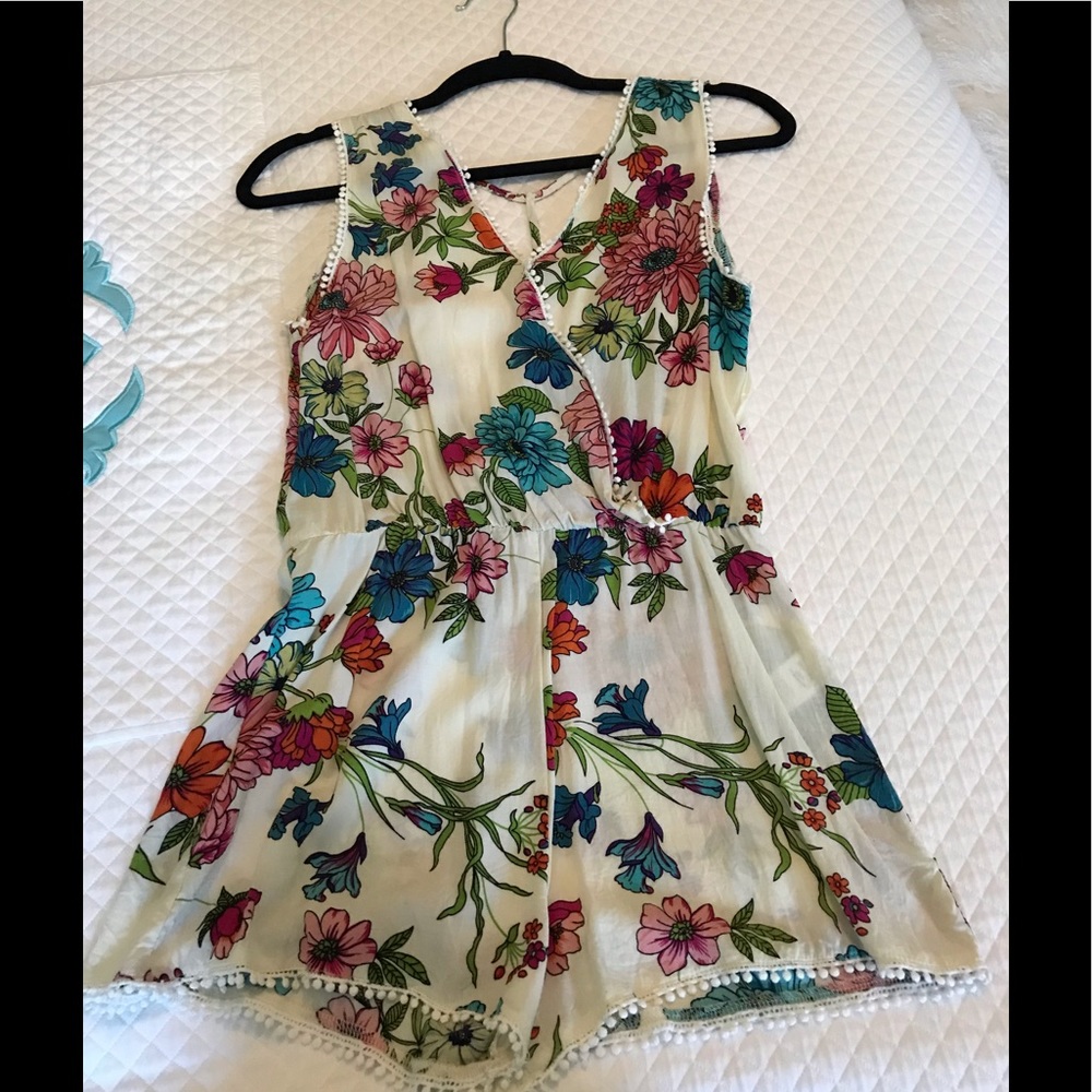 Deja Vu Floral T-Back Romper Size Small